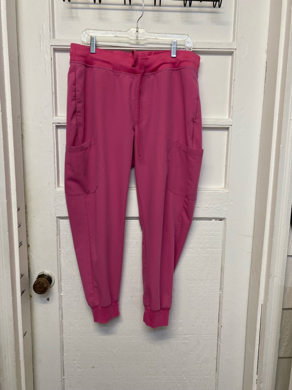 Mandala joggers scrubs pant women’s size Large petite pink